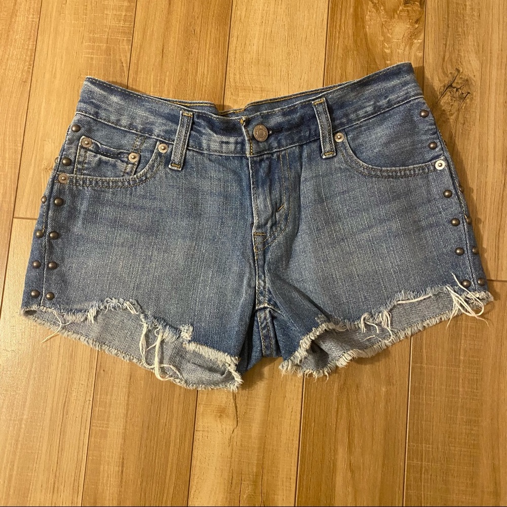 Levi’s denim shorts